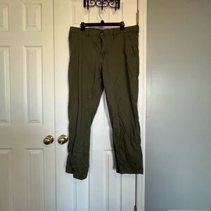 Men’s olive green pants